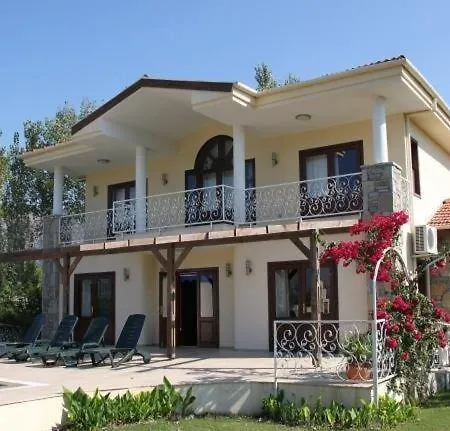 וילה Izmir De Luks Havuzlu Kiralik Çeşme