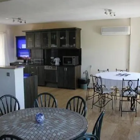 Izmir De Luks Havuzlu Kiralik Villa